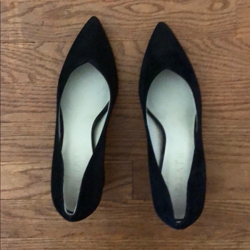 Pointed low heel faux suede shoes